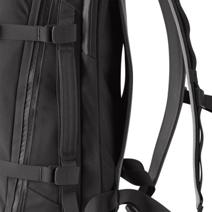 YETI Crossroads® 27L Backpack Black