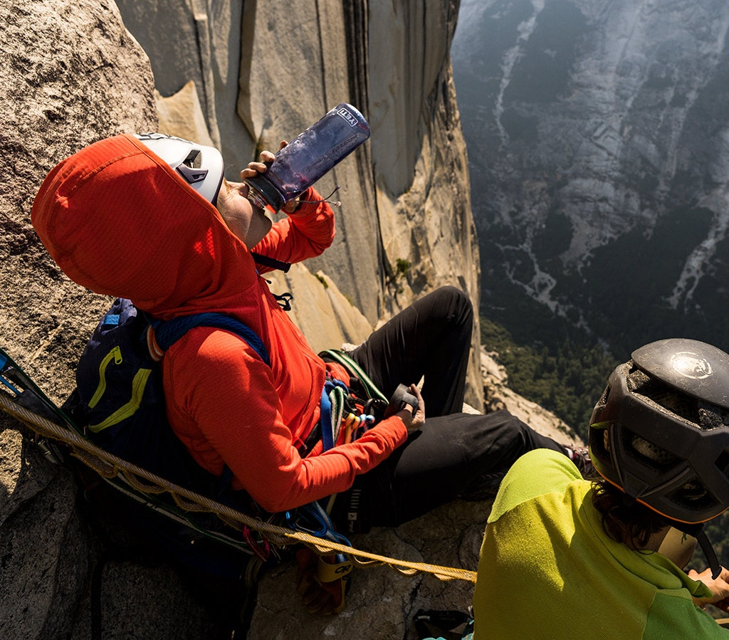 YETI Yonder 25 Bottle With Chug Cap